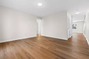 1 N Sycamore Ln, North Aurora, IL 60542 - Photo 12