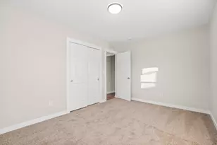 1 N Sycamore Ln, North Aurora, IL 60542 - Photo 18