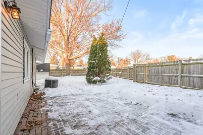 1 N Sycamore Lane, North Aurora, IL 60542 - Photo 22