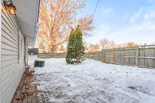 1 N Sycamore Ln, North Aurora, IL 60542 - Photo 22