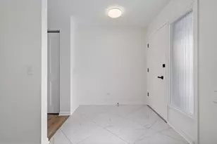 6 W Cypress St, Arlington Heights, IL 60005 - Photo 2