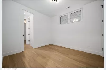 1124 W Addison Street #1, Chicago, IL 60613 - Photo 14