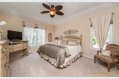 6 Sherwood Court, Lake in the Hills, IL 60156 - Photo 8