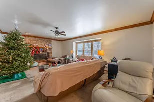 38W725 Cloverfield Dr, Saint Charles, IL 60175 - Photo 10