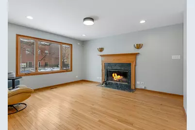 3219 N Richmond Street, Chicago, IL 60618 - Photo 2