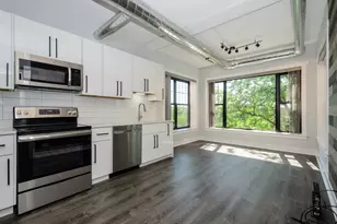 7645 N Sheridan Rd, Chicago, IL 60626 - Photo 2