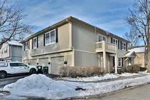 424 Muirwood Ct, Vernon Hills, IL 60061 - Photo 2