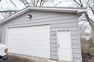 806 N Busey Ave, Urbana, IL 61801 - Photo 16