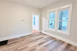 806 N Busey Ave, Urbana, IL 61801 - Photo 4