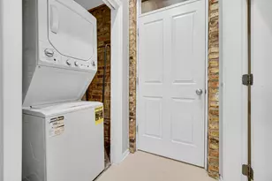 1424 W Grand Ave, Chicago, IL 60642 - Photo 12