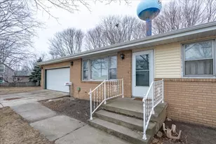 304 N Main St, Mclean, IL 61754 - Photo 4