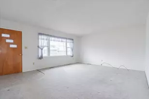 304 N Main St, Mclean, IL 61754 - Photo 6