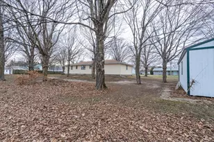 304 N Main St, Mclean, IL 61754 - Photo 22