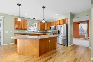 994 Reserve Ct, Fox Lake, IL 60020 - Photo 12