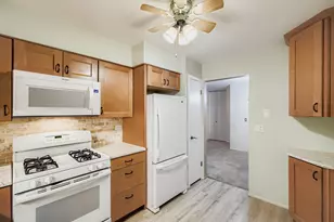 1575 Sandpebble Dr, Wheeling, IL 60090 - Photo 4