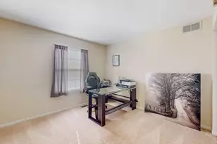 905 Bluebell Cir, Joliet, IL 60431 - Photo 14