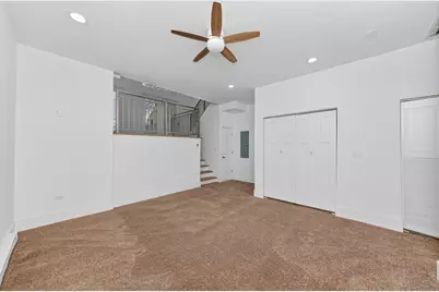 626 E Oakwood Boulevard, Chicago, IL 60653 - Photo 10