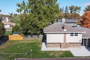 7716 Cronin Ave, Justice, IL 60458 - Photo 4