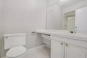 2932 Roberts Dr, Woodridge, IL 60517 - Photo 14