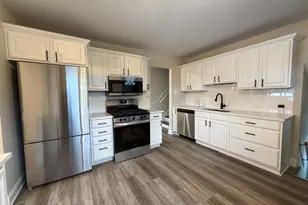 312 Illinois St, Park Forest, IL 60466 - Photo 6