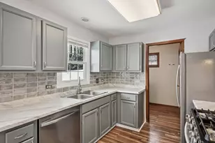 787 Daybreak Ln, Carol Stream, IL 60188 - Photo 6