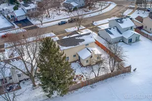 2632 Emma Cir, Aurora, IL 60504 - Photo 32