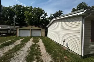 3073 Hotze Rd, Salem, IL 62881 - Photo 2