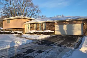 17331 Wausau Ct, South Holland, IL 60473 - Photo 2