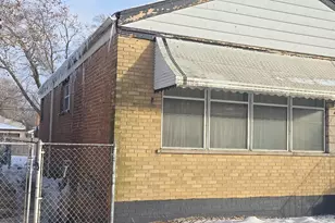 12343 S Lincoln St, Calumet Park, IL 60827 - Photo 2