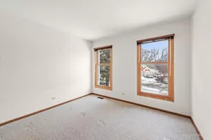 1851 Fox Run Dr, Elk Grove Village, IL 60007 - Photo 16
