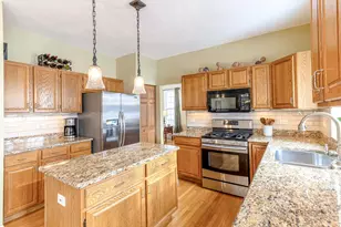 1317 Liverpool Ln, Mundelein, IL 60060 - Photo 12