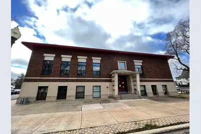 519 Franklin Street #201, Morris, IL 60450 - Photo 2