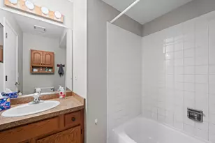 652 Mallard Ct, Bartlett, IL 60103 - Photo 10