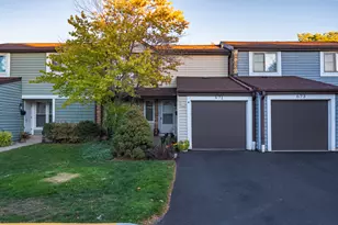 671 Cedarwood Ct, Wheeling, IL 60090 - Photo 1