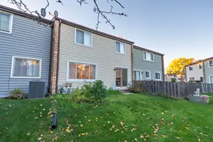 671 Cedarwood Ct, Wheeling, IL 60090 - Photo 24