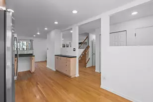 671 Cedarwood Ct, Wheeling, IL 60090 - Photo 6