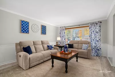 742 N Glenwood Place, Aurora, IL 60506 - Photo 4