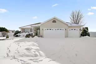 1350 Argyle Ln S, Bourbonnais, IL 60914 - Photo 2