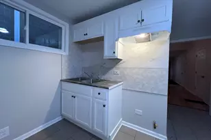 8919 S Muskegon Ave, Chicago, IL 60617 - Photo 30