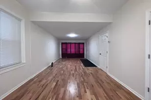 8919 S Muskegon Ave, Chicago, IL 60617 - Photo 6