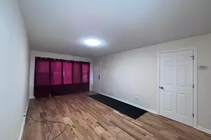 8919 S Muskegon Ave, Chicago, IL 60617 - Photo 4