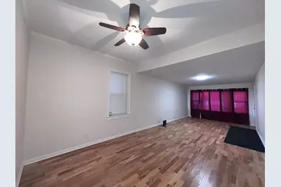 8919 S Muskegon Avenue #1F, Chicago, IL 60617 - Photo 2