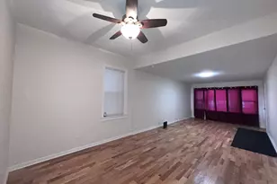 8919 S Muskegon Ave, Chicago, IL 60617 - Photo 2