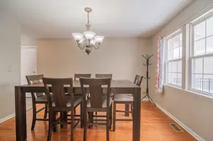 164 Forestview Ct, Aurora, IL 60502 - Photo 8