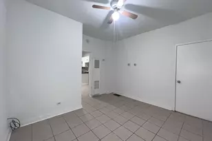 8919 S Muskegon Ave, Chicago, IL 60617 - Photo 4