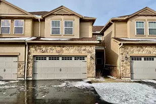 1829 N Crenshaw Circle, Vernon Hills, IL 60061 - Photo 1