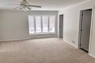 330 N East River Rd, Des Plaines, IL 60016 - Photo 8