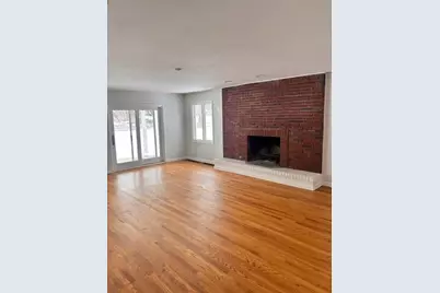 330 N East River Road, Des Plaines, IL 60016 - Photo 2