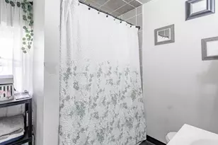 5731 S Hoyne Ave, Chicago, IL 60636 - Photo 10