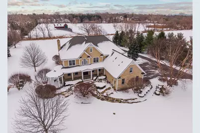 2810 Oak Ridge Road, Crystal Lake, IL 60012 - Photo 2